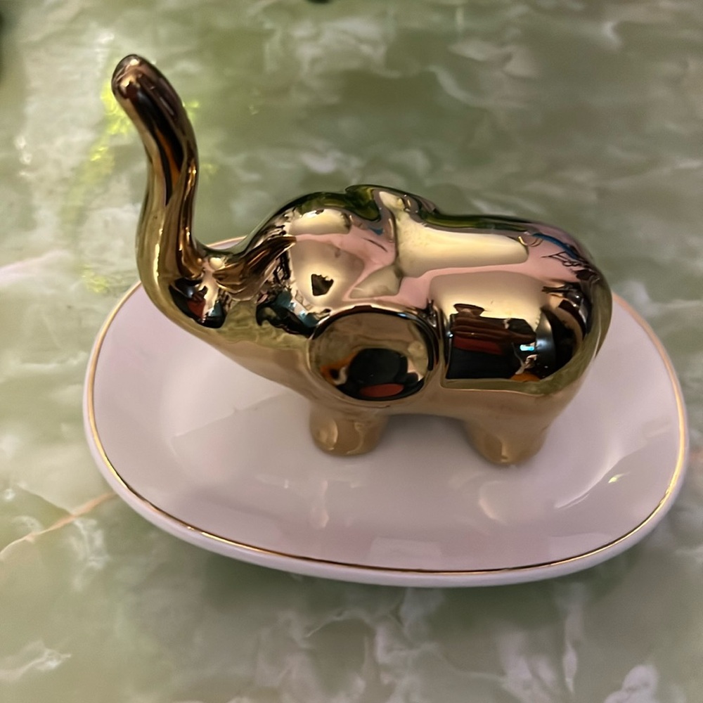 Adorable elephant ceramic Ring Holder